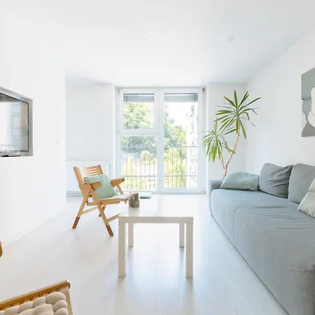 Gatsby's Place I Optional Parking I Baby Cot Available * Ljubljana